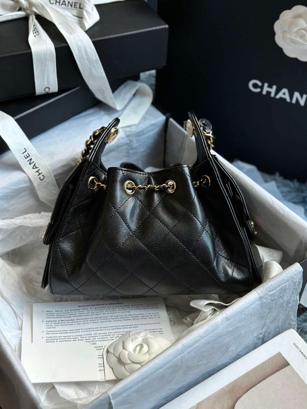 ❌❌❌SOLD❌❌❌CHANEL Black Quilted Leather Drawstring Bucket Bag with Gold Chain - Picture 6 of 9